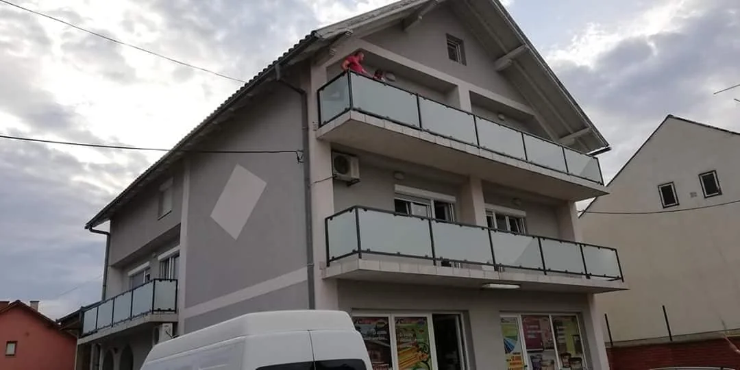 Izvedena ograda ili kapija AluProx